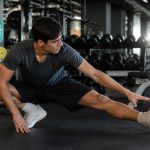 découvrez quand et comment intégrer efficacement les étirements dans votre routine de musculation pour améliorer votre performance et prévenir les blessures.